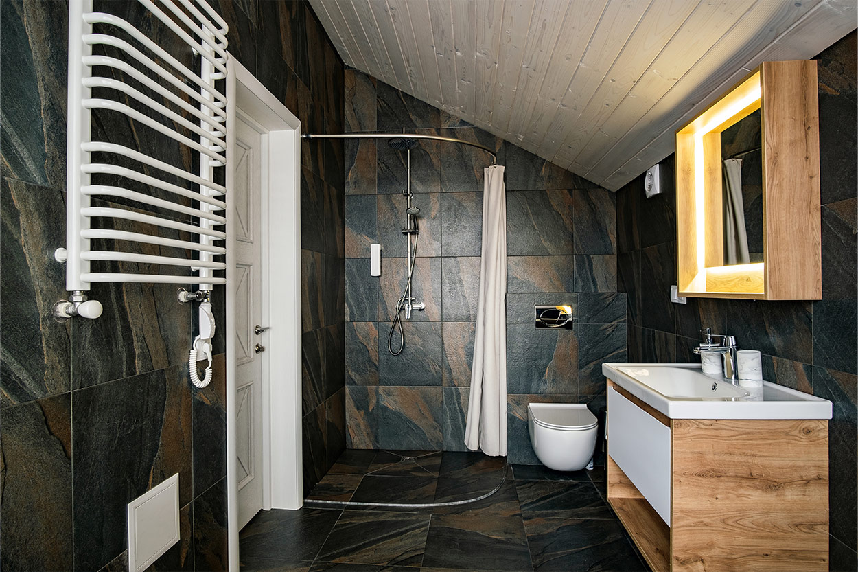 Démoussage de toit Bagnères-de-Bigorre, Démoussage de toit Tarbes, Dépannage plomberie Bagnères-de-Bigorre, Dépannage plomberie Tarbes, Plombier Bagnères-de-Bigorre, Plombier Tarbes, Ramonage Bagnères-de-Bigorre, Ramonage Tarbes, Rénovation salle de bain Bagnères-de-Bigorre, Rénovation salle de bain Tarbes